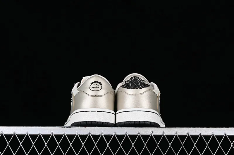 All categories Air Jordan Jordan series basketball shoes Air Jordan 1 Low Travis Scott x Air Jordan 1 Low OG AJ1 Joe 1 joint overhead hook DM7866-815